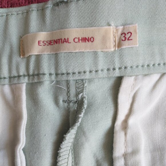 Levi's Women's Essential Chino Ankle Pants Mid Rise in Sea Foam Green NWT - Picture 7 of 13